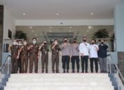 Kapolda Riau Menjalin Silaturahmi dengan Kejati Riau .