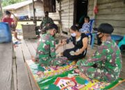 Menyambangi Rumah ke Rumah Warga Anggota Satgas Yonif 144/JY Laksanakan Pengobatan Gratis di Perbatasan