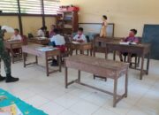 Cerdaskan Anak Bangsa Anggota Satgas Yonif 144/JY Melaksanakan Gadik Matematika di SDN 01 Perbatasan
