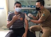 Kapolsek Kerumutan Pimpin Langsung Vaksin Booster Untuk Jajarannya