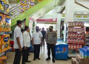 Polres Bersama Pemda Kuansing serta TNI Tinjau Sejumlah warung penjual Minyak Goreng, Imbas dari Kelangkaan Minyak Goreng di Kuansing.