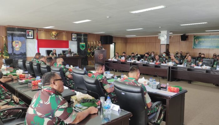 Buka Rapim Kodam XVIII/Kasuari TA. 2022, Pangdam Ingatkan Selalu Bekerja Dengan Hati