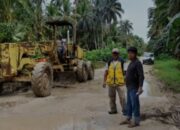 Jalan Menuju Kecamatan Tampan Nama Rusak Parah.