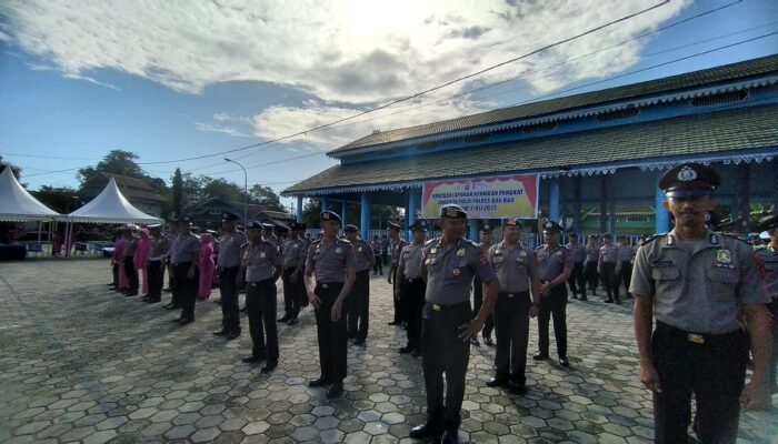 Puluhan Anggota Polri Polres Baubau Mendapat Kenaikan Pangkat di Hari Bhayangkara.