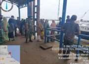 Serda Agusmi Anggota Koramil 02/TM Tingkatkan Himbauan Protokol Kesehatan Kepada Penumpang Speedboat di Pelabuhan