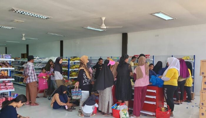 Stabilkan Tingginya Harga Bahan Baku dan Pokok di Anambas, Putra Daerah Edi Jaafar Dirikan Jemaja Mart