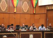 Kepala Seksi Ideologi, Politik, Keamanan dan Pertahanan Bidang Intelijen Kejaksaan Tinggi Riau Hadiri Rapat Paripurna DPRD Provinsi Riau