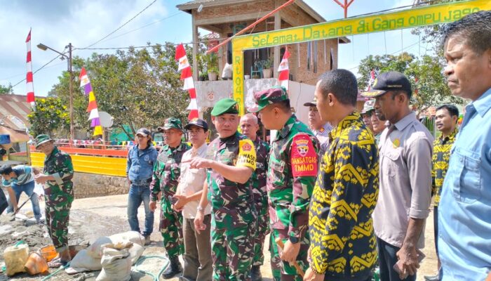 Irham Waroihan Puji Gotong Royong Warga dan TNI dalam TMMD Riamau