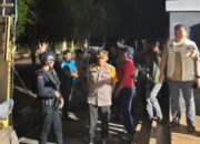 Kapolres dan Pejabat KPU serta Bawaslu Pelalawan Memastikan Logistik Pemilu Tiba dengan Aman