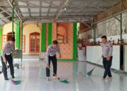 Sambut Hari Bhayangkara Lalu Lintas ke 69 Satlantas Polres Pekalongan Bersih-Bersih Masjid Al Muhajirin