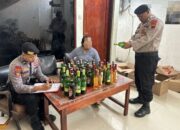 Beberapa Warung di Wilayah Sragi Kena Razia, Ratusan Botol Miras Diamankan Polisi
