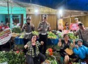 Personil Satlantas Polres Pelalawan Blusukan ke Pasar Tradisional, Berikan Edukasi Pilkada Damai 2024