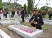 Plt. Kapolres Boyolali Pimpin Upacara Tabur Bunga Peringatan Hari Pahlawan di TMP Ratna Negara Boyolali