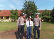 Jadi Pembina Upacara di SMPN 3 Kedungwuni, Kanit Kamsel Satlantas Polres Pekalongan Ajak Siswa Tertib Berlalu lintas