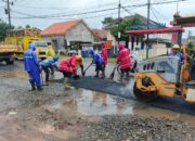 Polisi Bantu Tambal Jalan Rusak, Beri Rasa Aman dan Nyaman Bagi Pengguna Jalan serta Meminimalisir Kecelakaan