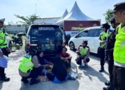Polwan Pekalongan Berikan Himbauan kepada Pemudik di Rest Area 338A