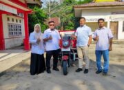 Dukung Kebersihan Lingkungan, PT Musim Mas Serahkan Motor Pengangkut Sampah ke Kelurahan Sorek Satu