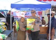 Polres Pasaman Barat Distribusikan Puluhan Ton Beras Murah Kepada Masyarakat di Nagari Aua Kuning