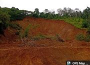 ​Waspada Longsor Susulan, Bukit di Kampung Pasanggiang Mengalami Retak Besar