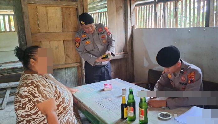 Jaga Kondusifitas Menjelang Tahun Baru, Sat Samapta Polres Pekalongan Sita Belasan Botol Miras di Empat Titik
