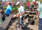 Akses Jalan Talu – Lubuk Sikaping Terancam Putus, Warga Sungai Janiah Talu Swadaya Perbaiki Jembatan