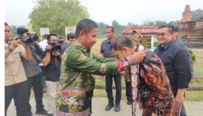 Bupati Kampar Ahmad Yuzar Dampingi Menteri Kebudayaan RI Fadli Zon Mengunjungi Candi Muara Takus